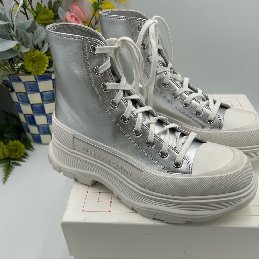 Men’s Alexander McQueen tread slick sneakers/boots size 42 made in Italy